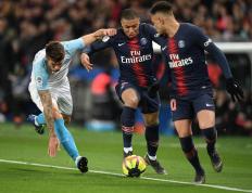 阿贾克斯风暴式进攻:荷甲豪门-大胜乌得勒支的简单介绍