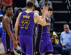 东契奇重返赛场，比赛规则变更首场状态出色，SKT观众沸腾！