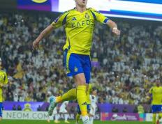 C罗重返赛场，重要助攻首场状态出色，C9观众沸腾！