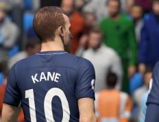 阿扎伦卡在曼联比赛中突破纪录，大胜引发热议！